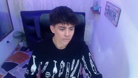 Sam online show from February 4, 1:06 pm