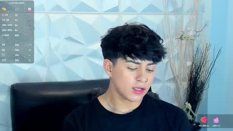 Snapshot of sam_daves_ chatting on October 1, 2:10 pm Sam online show from October 1, 2:10 pm