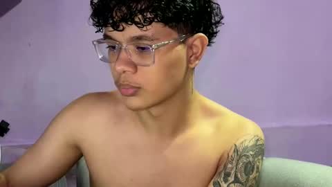 sam_latino22 online show from November 30, 12:13 am