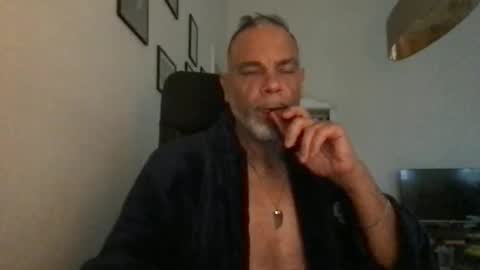 Sam online show from April 19, 8:36 am
