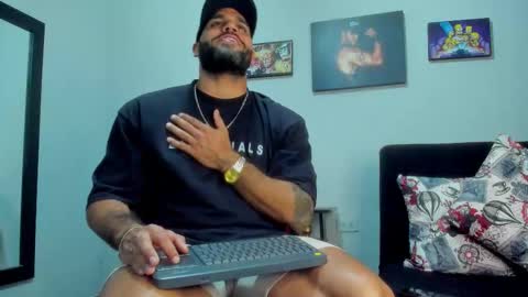 Snapshot of samir_hazard chatting on October 23, 11:30 pm samir_hazard online show from October 23, 11:30 pm