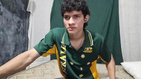 samuel_hills_ii online show from April 21, 10:05 pm