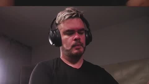 Sanders online show from February 20, 5:04 am