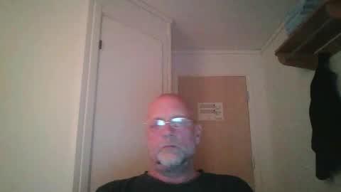 sandnesrune523 online show from December 15, 6:38 pm