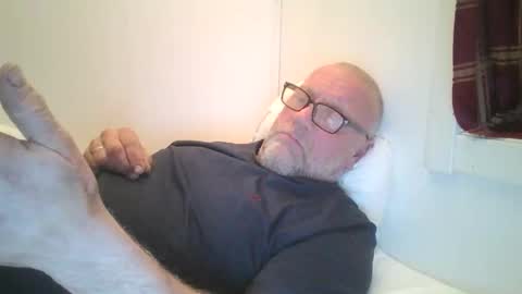 sandnesrune523 online show from February 17, 5:01 pm