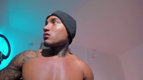 Santi Ferrer online show from May 15, 1:25 am