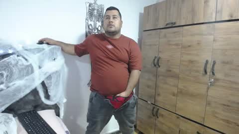 Snapshot of santi_hothot chatting on October 2, 1:31 am Santiago online show from October 2, 1:31 am