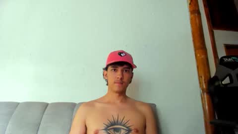 santi_twink19 online show from May 26, 4:14 pm