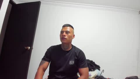 Snapshot of santiagogtx chatting on November 2, 1:54 am Santiago online show from November 2, 1:54 am