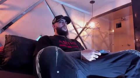 Santiago Hincapiie online show from March 1, 4:12 am