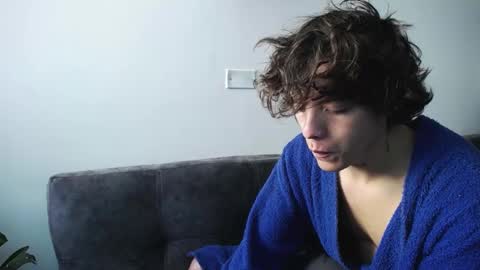 Santii online show from December 10, 1:55 pm