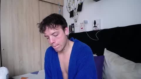 Santii online show from October 9, 5:40 pm