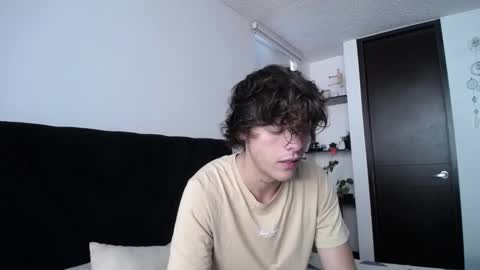 Santii online show from December 11, 2:17 pm