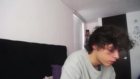 Santii online show from December 2, 4:40 pm