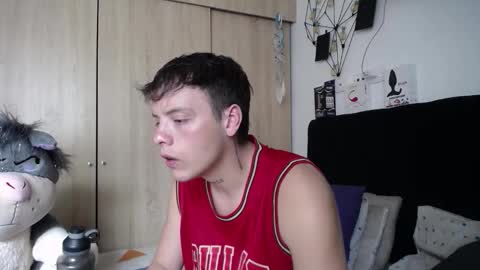 Santii online show from September 12, 7:25 pm