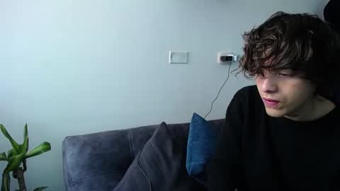 Santii online show from December 14, 3:47 pm