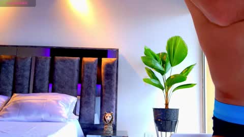 Santiago Seans online show from January 9, 6:57 pm