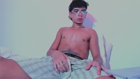 santy online show from February 10, 4:17 am