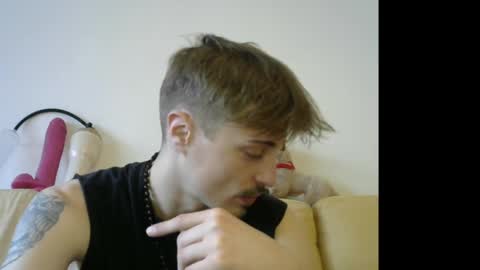 Snapshot of scaleslayer chatting on January 16, 10:42 am Mike online show from January 16, 10:42 am