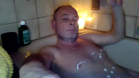 Snapshot of schnibschnab chatting on October 18, 2:05 am schnibschnab online show from October 18, 2:05 am