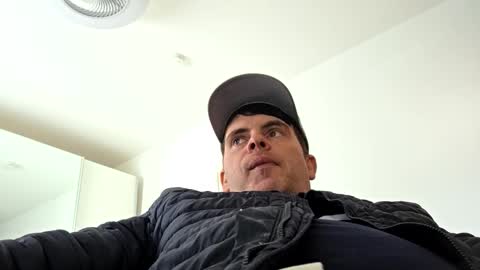 schosch01 online show from March 16, 12:20 pm