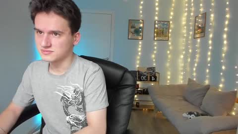 Thomas brunette and Alex blond online show from December 28, 8:48 am