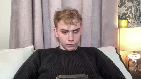 Snapshot of scottish_twink01 chatting on October 19, 10:02 pm danny online show from October 19, 10:02 pm