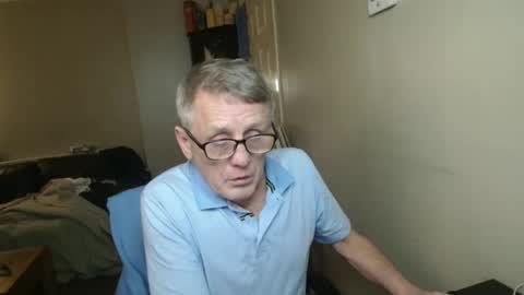 Snapshot of scottsman214 chatting on October 20, 9:41 pm James online show from October 20, 9:41 pm