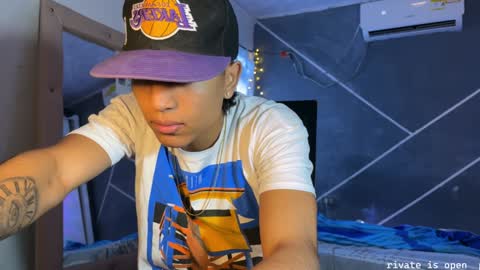 Snapshot of sean_scoth2 chatting on December 16, 4:16 pm Sean Scoth online show from December 16, 4:16 pm