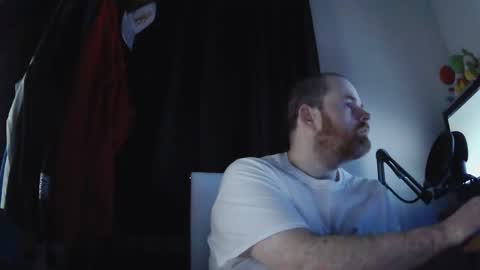 seanv26 online show from February 18, 2:05 am