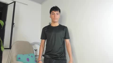 Snapshot of sebas_rosse chatting on October 19, 12:37 am sebastian online show from October 19, 12:37 am