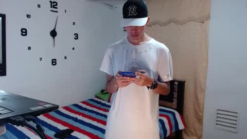 Sebas online show from December 18, 11:02 am