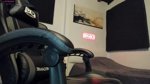 Lucian Sinclair online show from April 18, 4:14 am