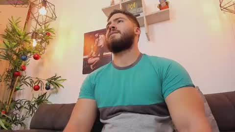 Instagram jeanpaulfit  online show from April 4, 10:18 pm