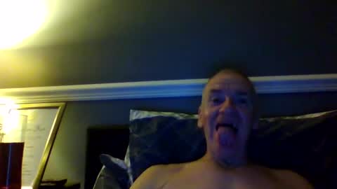 selfsucker28772 online show from November 30, 11:29 pm