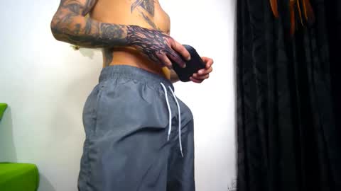 sem_alas online show from December 3, 12:49 am