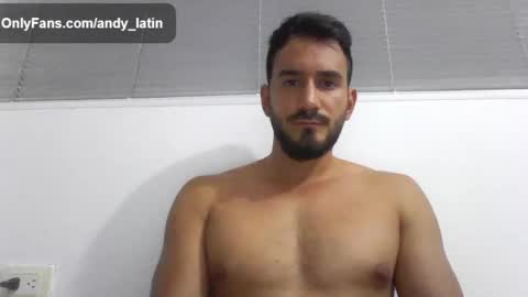 Snapshot of sensual_latiin chatting on March 5, 12:05 am Andres M online show from March 5, 12:05 am