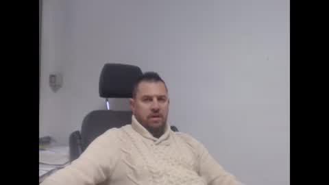 Snapshot of sexoatope79 chatting on January 1, 10:32 am sexoatope79 online show from January 1, 10:32 am