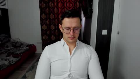 Sexxymuscles4U online show from February 19, 9:06 am
