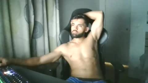 sexy04111 online show from December 14, 7:37 am