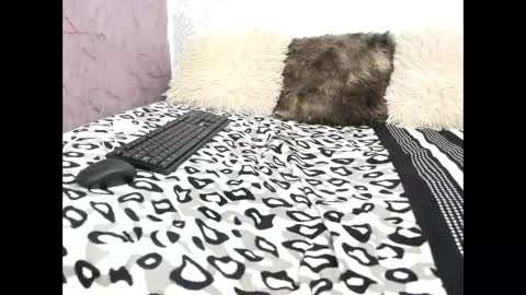 Snapshot of sexy_boysx18 chatting on October 27, 12:13 am Sicaru online show from October 27, 12:13 am