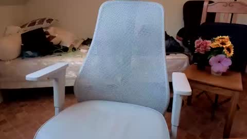 Vincent Vega online show from April 12, 5:03 pm