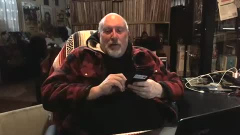 Snapshot of sexyolbear chatting on February 8, 5:18 pm Grizz Lee Bear online show from February 8, 5:18 pm