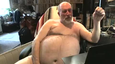 Snapshot of sexyolbear chatting on February 7, 2:58 pm Grizz Lee Bear online show from February 7, 2:58 pm