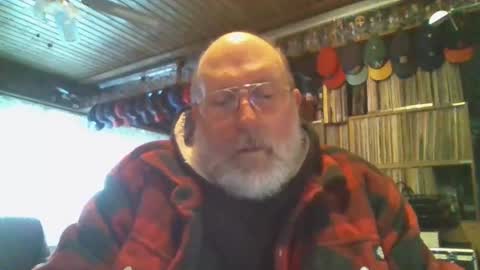 Snapshot of sexyolbear chatting on January 15, 10:49 am Grizz Lee Bear online show from January 15, 10:49 am