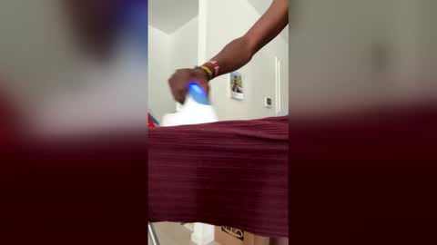 shakespear_ online show from April 27, 11:18 am