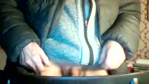 Snapshot of shapelyhelm1 chatting on December 30, 12:22 am shapelyhelm1 online show from December 30, 12:22 am