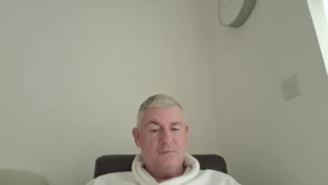 she52 online show from December 22, 9:06 am