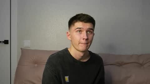 Max online show from November 6, 7:17 pm