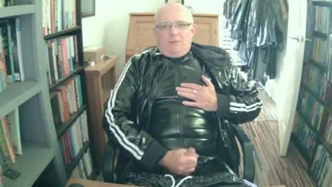 Shiny Gary online show from June 2, 1:01 pm